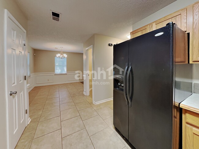 Foto del edificio - 5908 Redding Rd