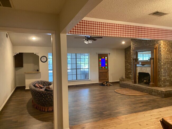 Entry way and living room - 8040 Vista del Sol St