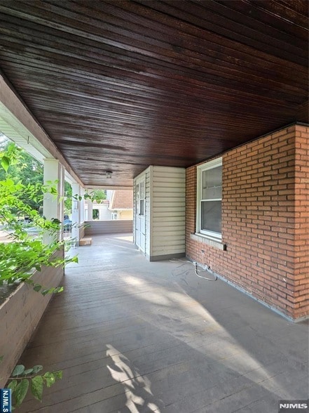 Foto del edificio - 145 Christie St