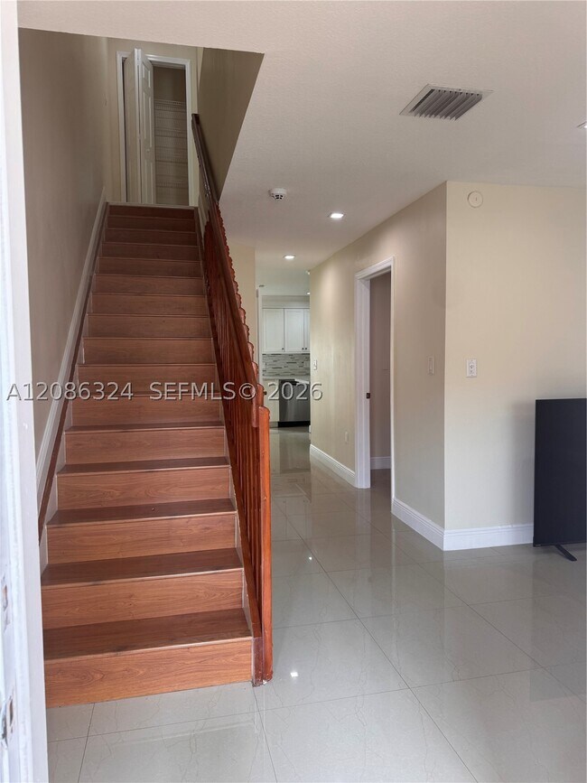 Foto del edificio - 7075 NW 173rd Dr