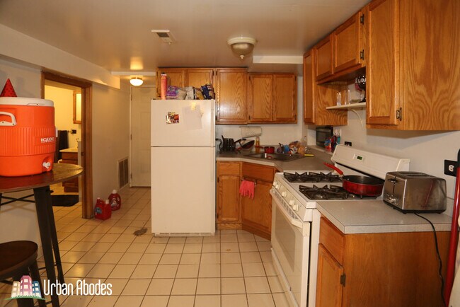 Foto del edificio - 1121 N Winchester Ave