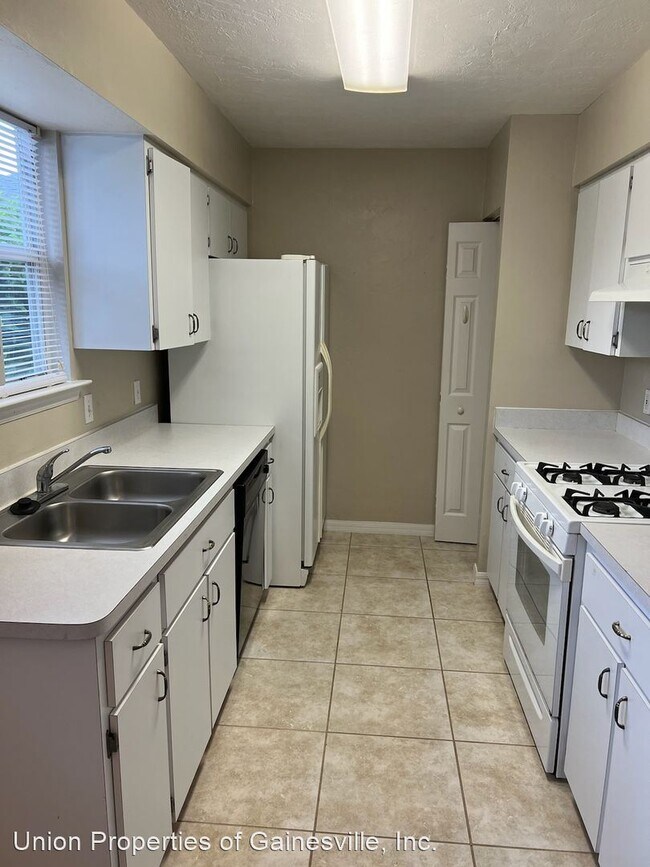 Building Photo - 3 br, 2 bath House - 2516 NW 37th Place