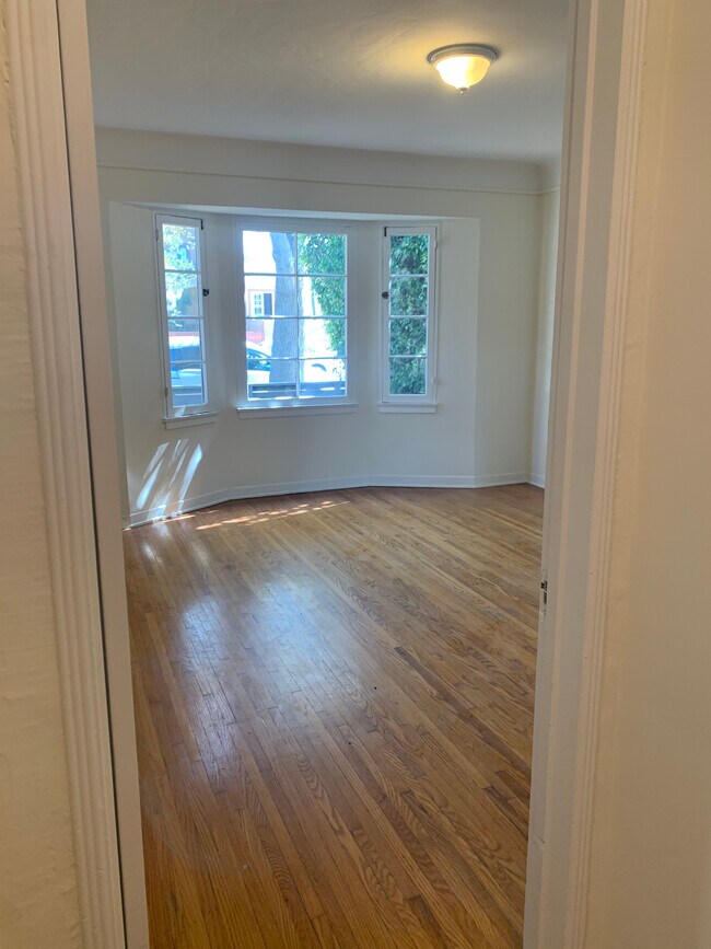 Foto del edificio - 3781 Greenwood Ave
