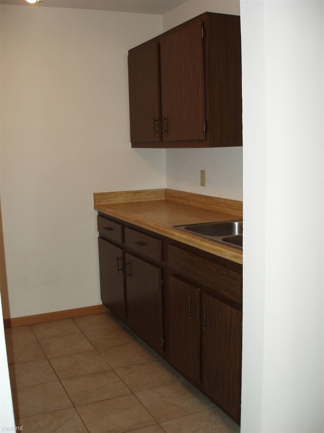 Building Photo - S81W18051 Riese Dr