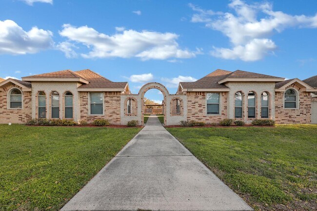 Foto del edificio - 2111 W Western Dr