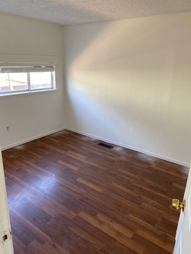 Foto del edificio - Spacious home on Large Lot