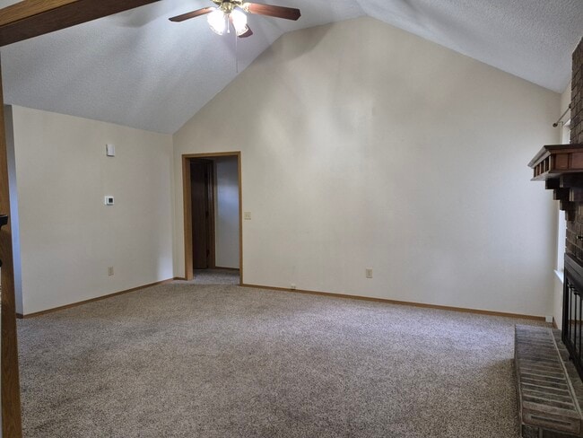 Living Room - 5617 S Pinehurst Ave