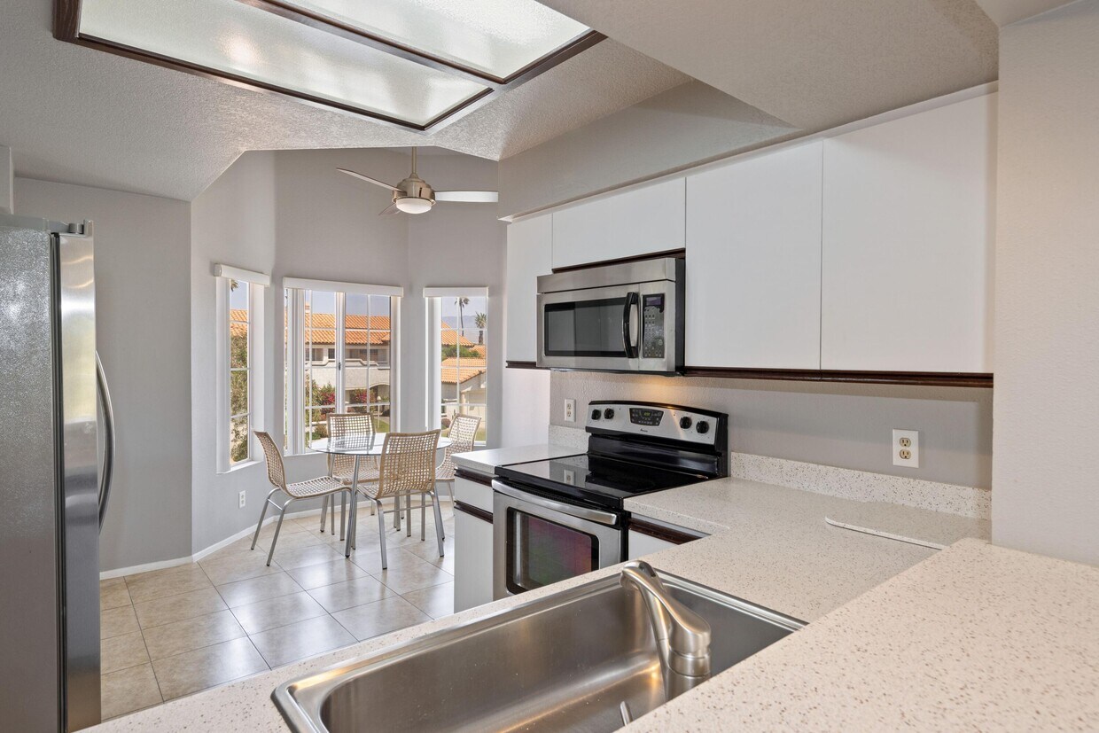 Foto principal - 453 Desert Falls Dr N