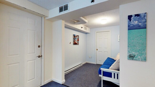 Foto del edificio - 2 Saunders Ave