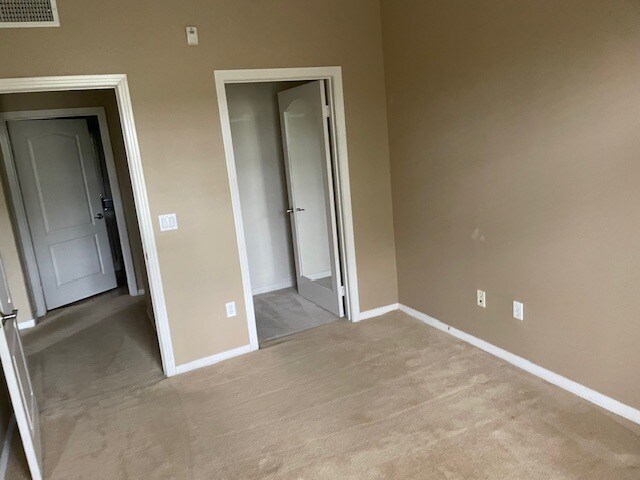 Foto del edificio - 8275 Station Village Ln