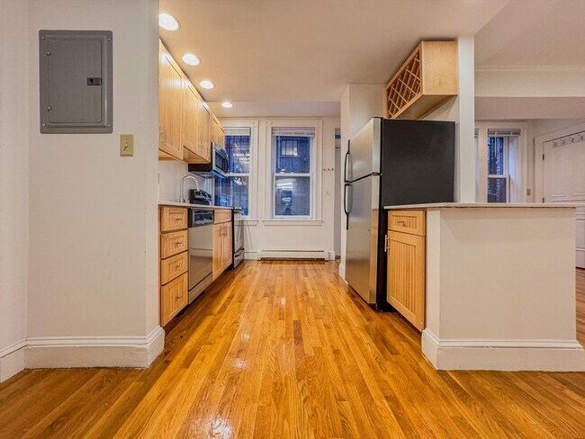 Foto del edificio - 195 Commonwealth Ave