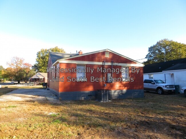 Building Photo - 1561 W Dianne Cir