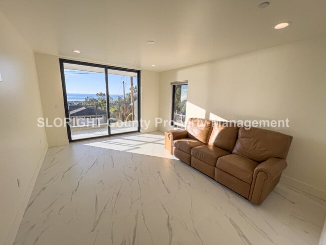 Building Photo - AVAILABLE NOW - Luxury Ocean-View Home in Prime Morro Bay Location - 3 Bed / 3 Bath