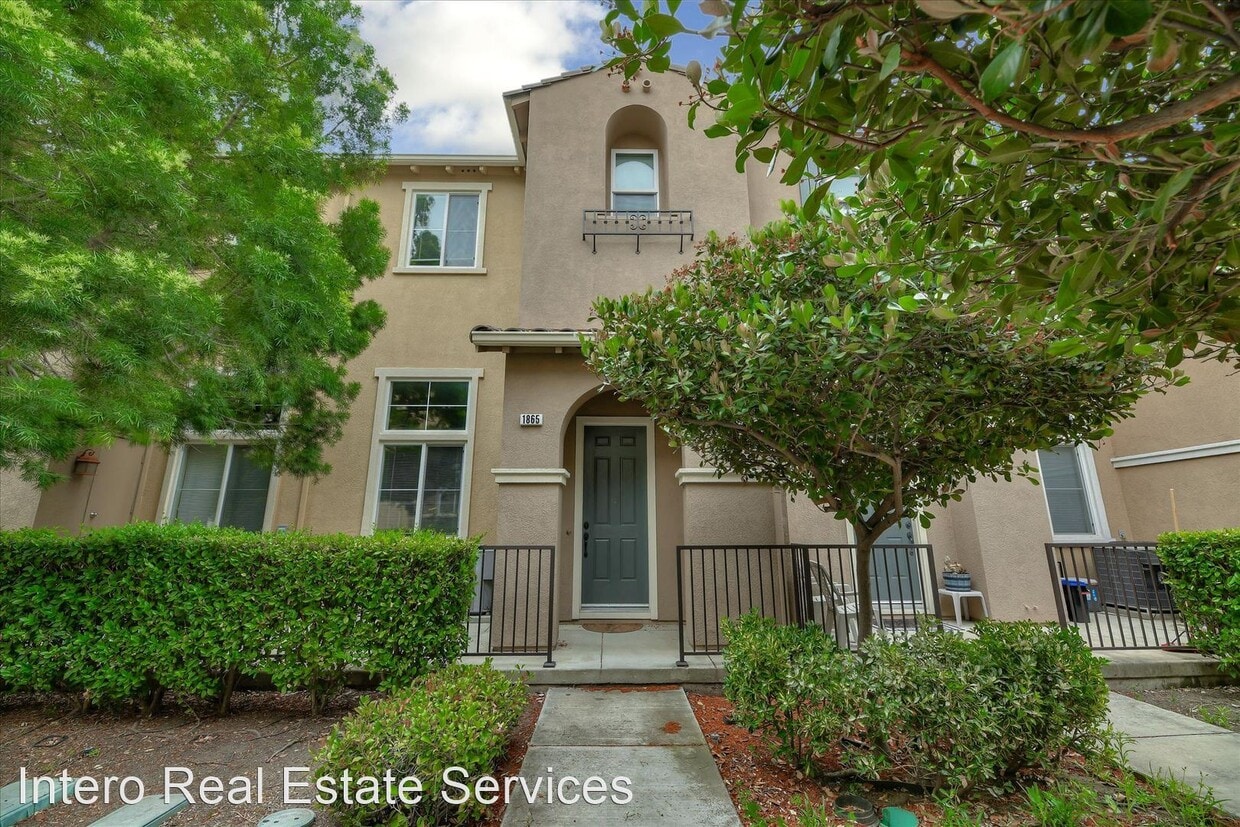 Primary Photo - 3 br, 2.5 bath House - 1865 Silva Place