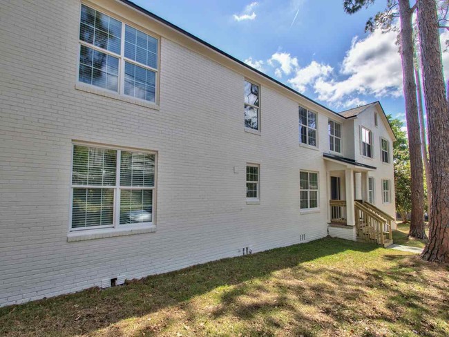Building Photo - 500 E College Ave