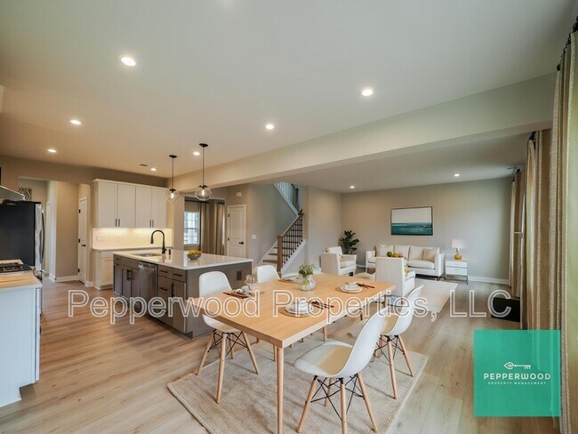 Building Photo - 7204 Red Cedar Trl