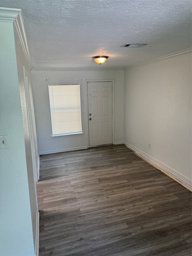 Building Photo - 7427 Arnim St