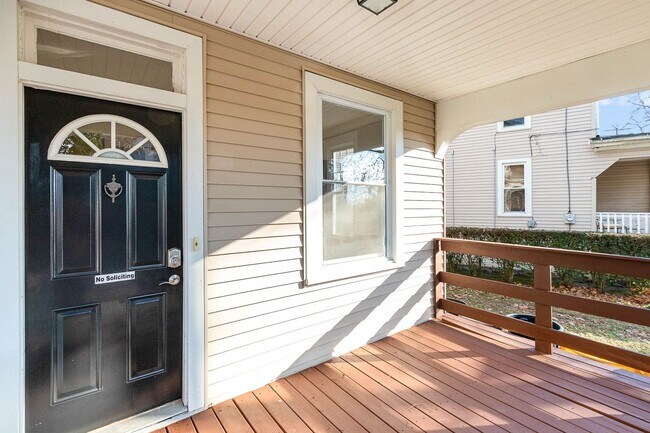 Building Photo - 3 bedroom 1 bathroom home in Harrisburg PA!