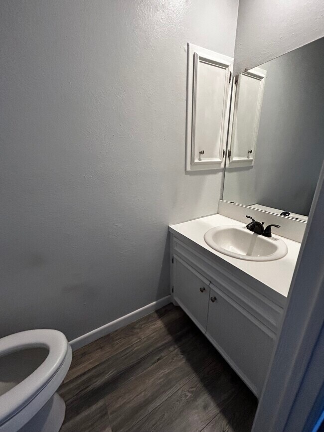 Master half bath - 1923 13th St