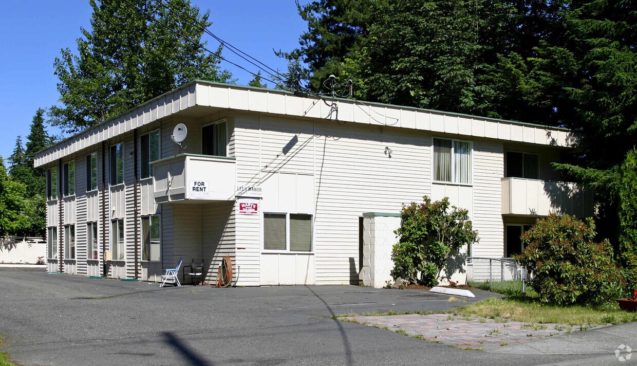 Primary Photo - Lee's Manor Apartments