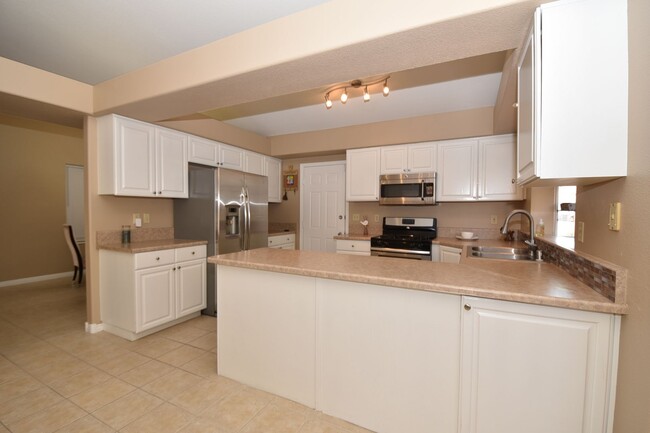 Building Photo - Amazing 3 Bedroom House at Desert Shores!