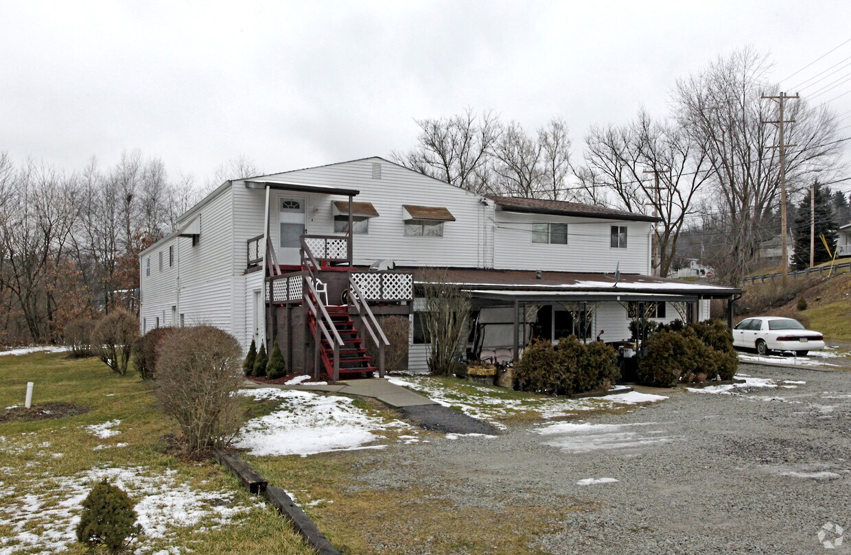 Primary Photo - 440 Main St