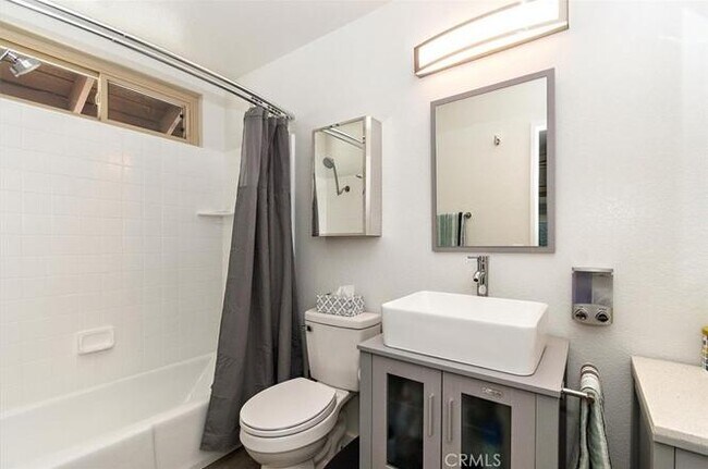 Foto del edificio - 11043 Country View Dr