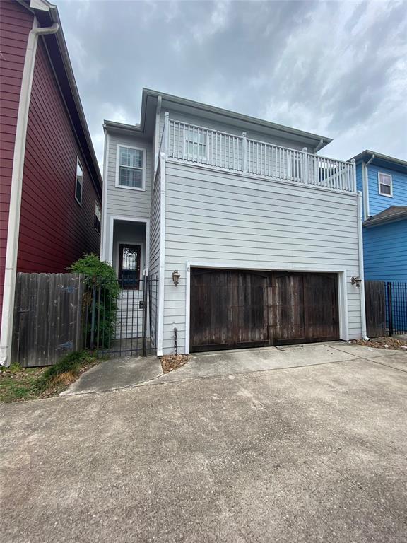 Primary Photo - 1109 W 15th 1/2 St