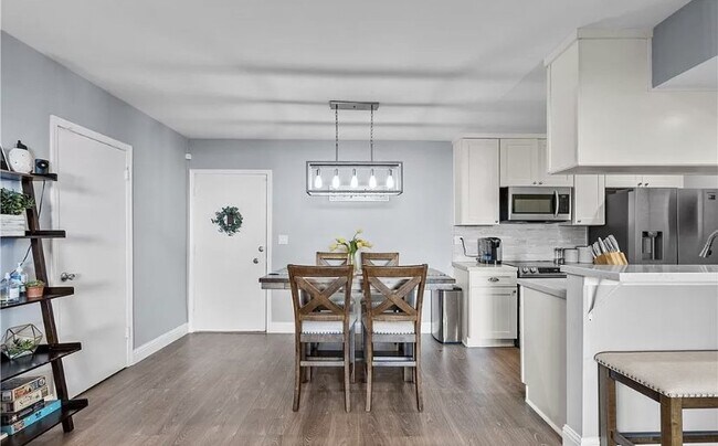 Building Photo - This one-bedroom, one-bathroom home presen...