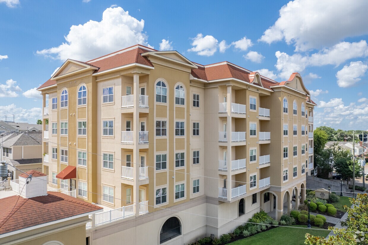 Foto principal - Serento Condominium