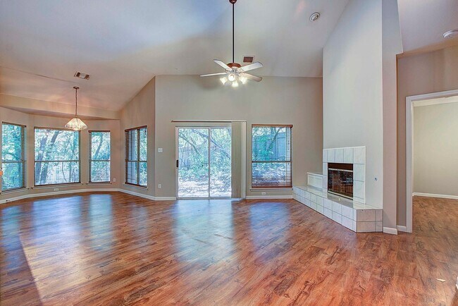 Building Photo - Charming 3bd/2ba Home in Northwest Hills!