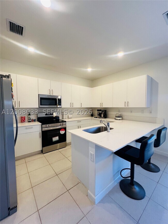 Building Photo - 2562 SE 29th Dr