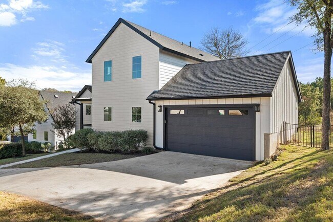 Foto del edificio - 3018 Sunridge Dr