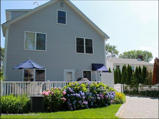 Building Photo - 412 Salem Ave