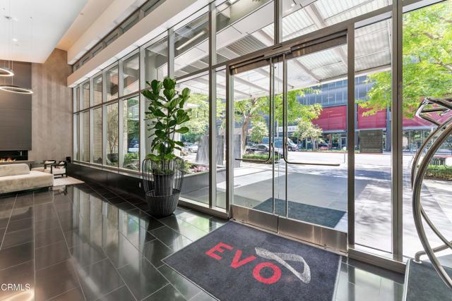 Foto del edificio - 1155 S Grand Ave
