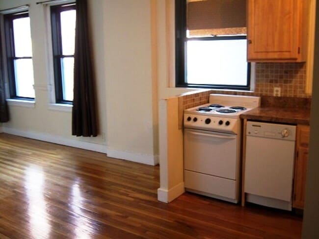 Foto del edificio - 489 Commonwealth Ave