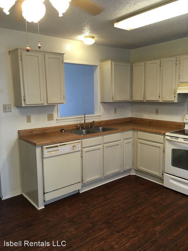 Building Photo - 3 br, 2 bath House - 2212 Hilltop Loop