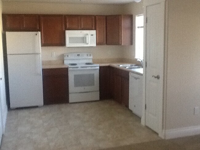 Building Photo - 3809 Victoria Dr