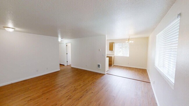 Foto del edificio - 618 NE 93rd Ave
