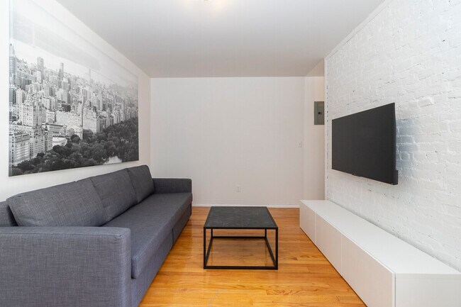 Foto del edificio - 334 E 96th St