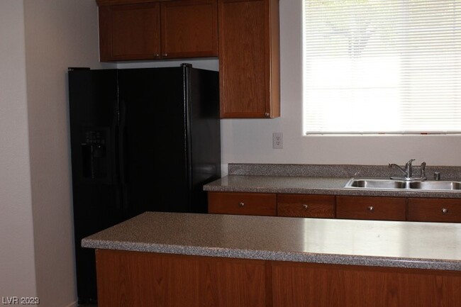 Building Photo - 9033 Attractive Ct
