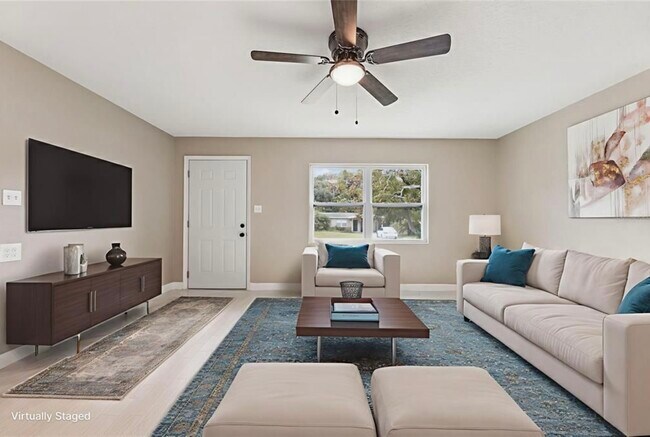 Building Photo - 3033 Sutton Dr