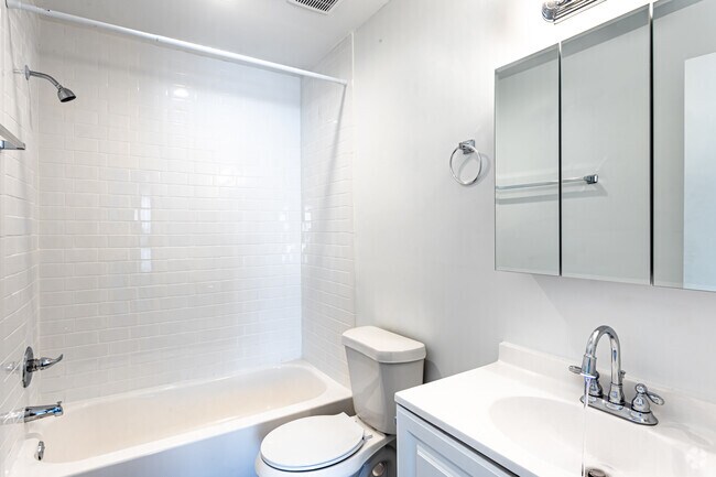 2HAB, 2BA - 1,050 ft² - Westgate Village Apartments