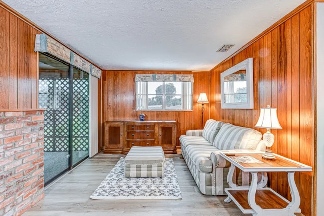 Building Photo - 9335 E Beech Cir