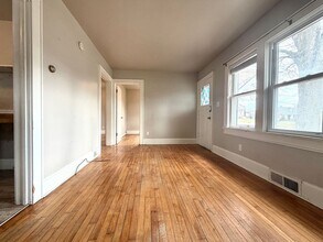 Building Photo - 1312 S Van Buren St