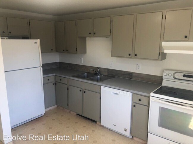 Building Photo - 2 br, 1 bath House - 1024 N 1300 W