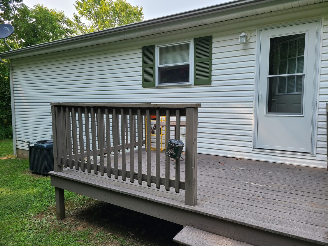 Primary Photo - 302 N Ferne Clyffe Rd