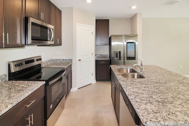 Building Photo - Spencer Cove Annual Townhouse for Rent