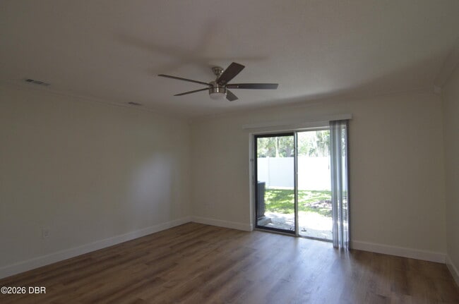 Building Photo - 175 Yorktowne Dr
