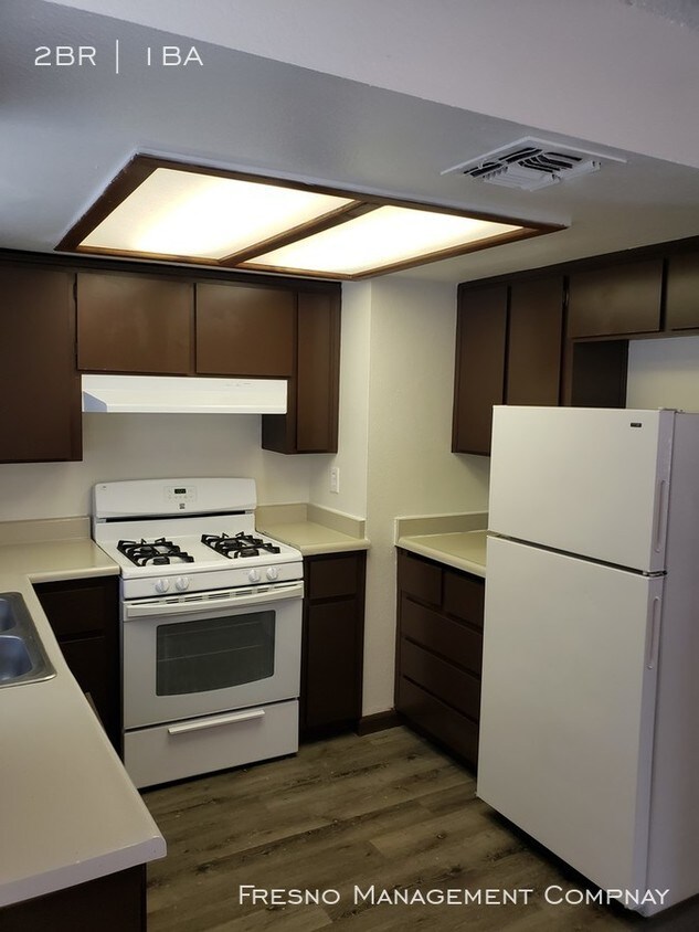 Foto principal - 4837 E Lane Ave